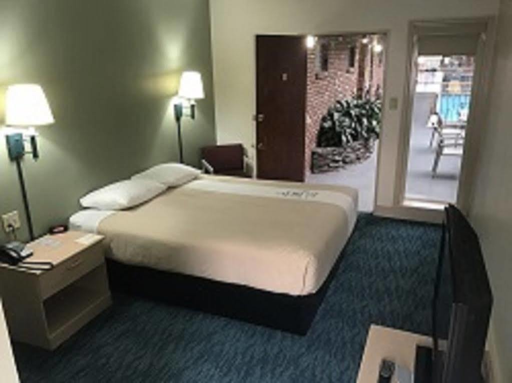 Bluebird Spa City Motor Lodge Σαρατόγκα Σπρινγκς Εξωτερικό φωτογραφία